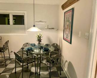 Wonderful Contemporary Table and Chairs