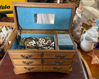 Jewelry box with contents