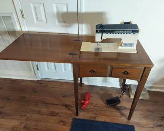 White Singer Athena 2000 Sewing Machine