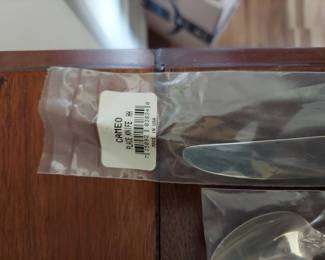 2080g 66.8 Troy Ounces. Reed & Barton Sterling Silver Flatware, 2080g 66.8 Troy Ounces Set of 12 (Only 9 Ice Tea Spoons) Weight given does not include the knives.