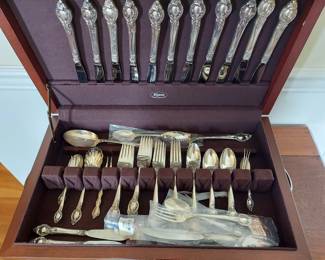2080g 66.8 Troy Ounces. Reed & Barton Sterling Silver Flatware, 2080g 66.8 Troy Ounces Set of 12 (Only 9 Ice Tea Spoons) Weight given does not include the knives.