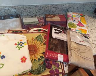 Textile Lot, tablecloths etc.