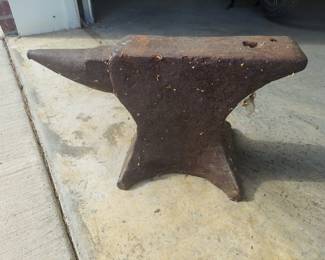 Antique Blacksmith Anvil 100 Lb
