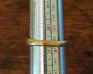 Gold Ring, Vintage, Marked 10K 7g total weight, Size approximately 10.75