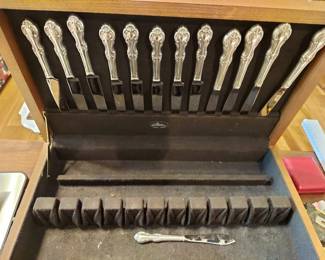 Flatware 1940g 62.3 Troy Ounces. International Joan of Arc Sterling Silver Flatware 1940g 62.3 Troy Ounces, Set 12, Weight does not include knives,