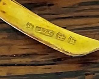 9K Gold Edwardian Wishbone Pin Birmingham England Hallmarked 1907 2.4g. Including small red stone