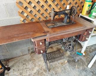 Antique Singer Treadle Sewing Machine