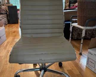 Bresser Luxura Managers Chair