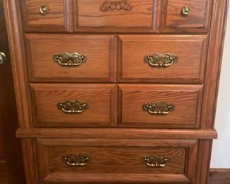 Broyhill Oak Chest Of Drawers