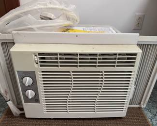 GE Window Air Conditioning Unit Model AEL05LX