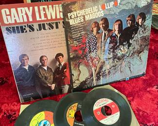 Nice stack of 45's and 331/3 rpm records