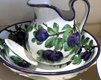 Pitcher + wash basin