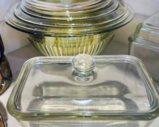 Assorted vintage glasswares