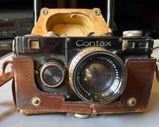 Zeiss Contax 1vF Rangefinder camera from mid 1930s with original lens + leather case