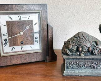 Mantle clock, camel decor