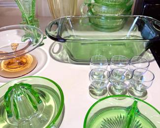 Assorted vintage glasswares