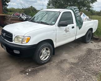 2000 Toyota Tacoma pick up truck with 113k miles and in excellent condition
$8000 or OBO