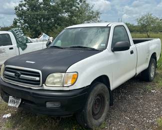 2002 Toyota pick up truck Tundra
With 320k miles and drives excellent with no check Engine sign
$4000 or OBO