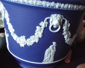 RARE VERY OLD WEDGWOOD JASPERWARE BLUE AND WHITE CACHE POT