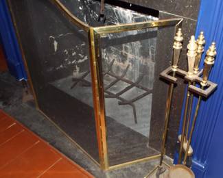 VINTAGE BRASS FIREPLACE SCREEN AND HEAVY BRASS FIREPLACE TOOLS