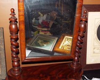 ANTIQUE FLAME MAHOGANY SHAVING VANITY SWIVEL MIRROR W/ CARVED TWISTED UPRIGHTS