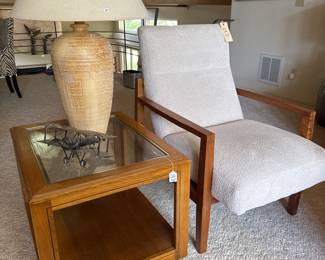 Chair and side tab,e
