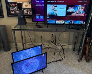 Several TVs,,,all working!
