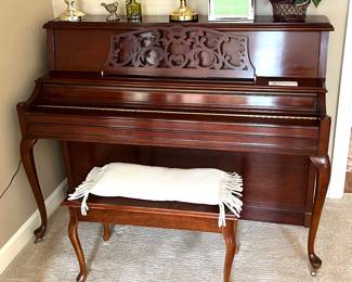 Beautiful Baldwin acrostic piano w/bench