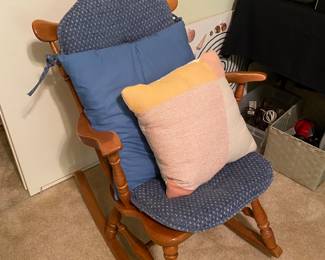Rocking chair 