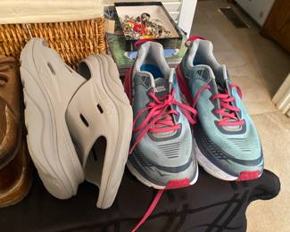 Size 10 ladies Hokas tennis shoes & slides 