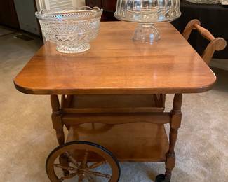 Serving cart