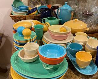Large Fiesta ware collection 