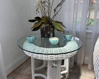 White Wicker Round Glass Top Side Table (30"D x 21"H)