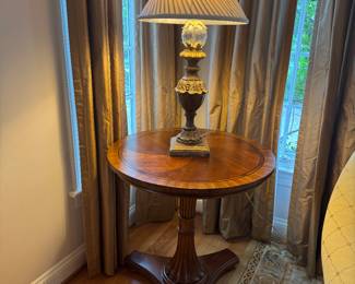 Ethan Allen Round Inlay Mahogany Pedestal Base Side Table (28"D x 28-1/2"H) with Brass & Glass Bulb Base Lamp