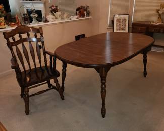 Virginia House dining table with 6 chairs and 1 leaf