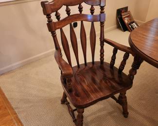 Virginia House dining table with 6 chairs and 1 leaf