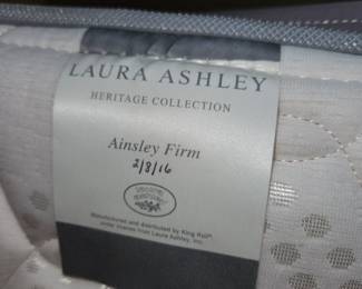 ÀVAILABLE FOR PRE-SALE. 
PRICE: $100.00           CASH ONLY
BUYER BRINGS ENOUGH HELP TO REMOVE ON THE SPECIFIED DATE