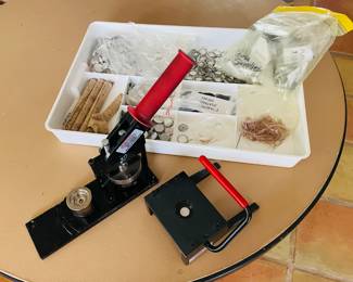 1" button maker with accessories