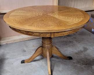 Round Oak Table