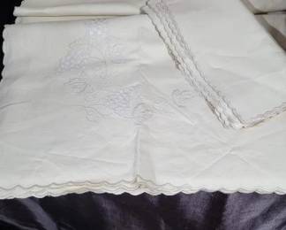Beige Tablecloth w/ Eight Napkins