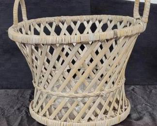 Wicker Plant Holder