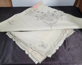 Tablecloth and Napkins