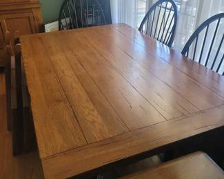 Dining room set table 8 Windsor back chairs China Cabinet 2 leafs