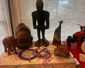 Carved pieces from Zambia, Côte d'Ivoire and surrounding areas. 