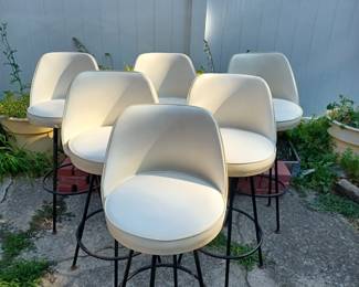 Set of 6 Admiral Chrome Corporation MCM swivel bar stools - includes a 7th chair that can be used for 'parts'