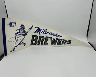 117 Vintage Milwaukee Brewers Penant Flag