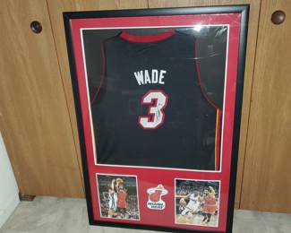 10 Wade Chicago Bulls Autographed Jersey