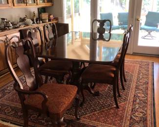 Gorgeous Dining Table with Chairs
