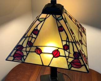 Quoizel Stained Glass Lamp