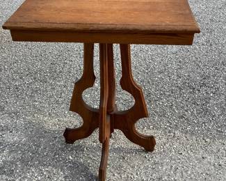 Antique Oak Victorian Parlor Table